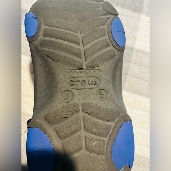 REDUCED!! - Boys size (J) 5 Crocs - SpaceJam Edition - Picture 4 of 5